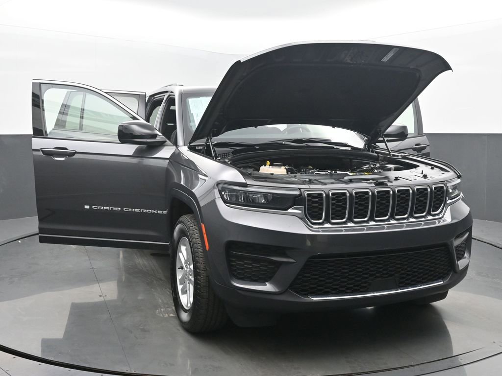 Used 2024 Jeep Grand Cherokee Laredo image 54