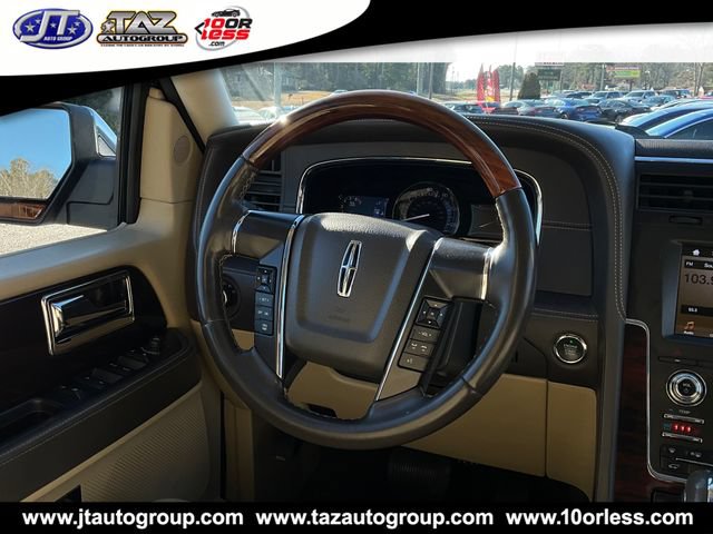 Used 2017 Lincoln Navigator Reserve AWD/4WD image 19