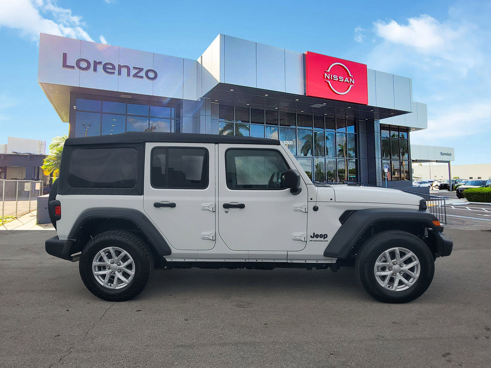 Used 2023 Jeep Wrangler Sport image 4