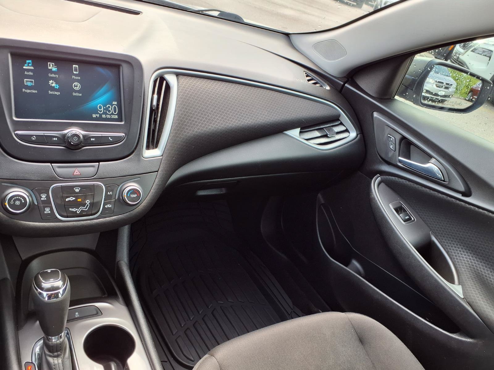 Used 2018 Chevrolet Malibu LS FWD image 4