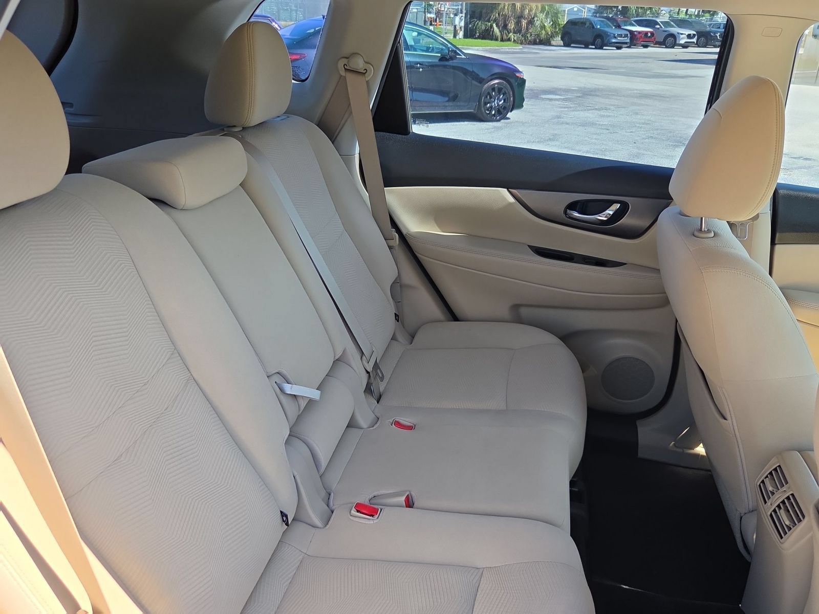 Used 2016 Nissan Rogue S FWD image 26