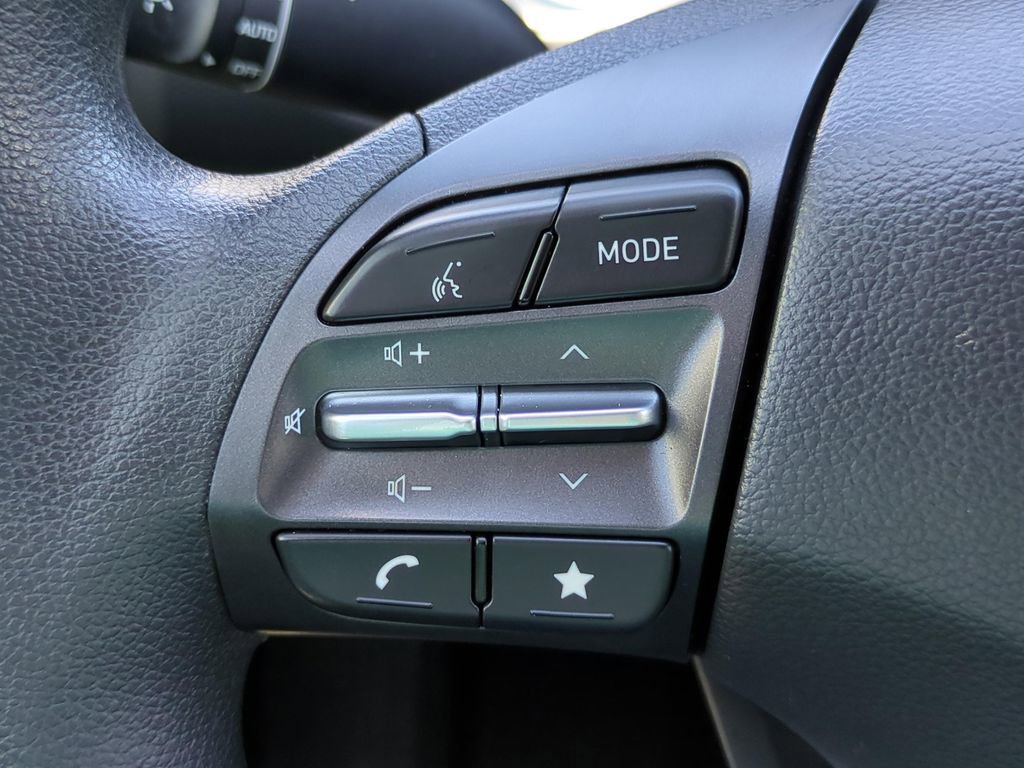 Used 2022 Hyundai Kona SE image 21