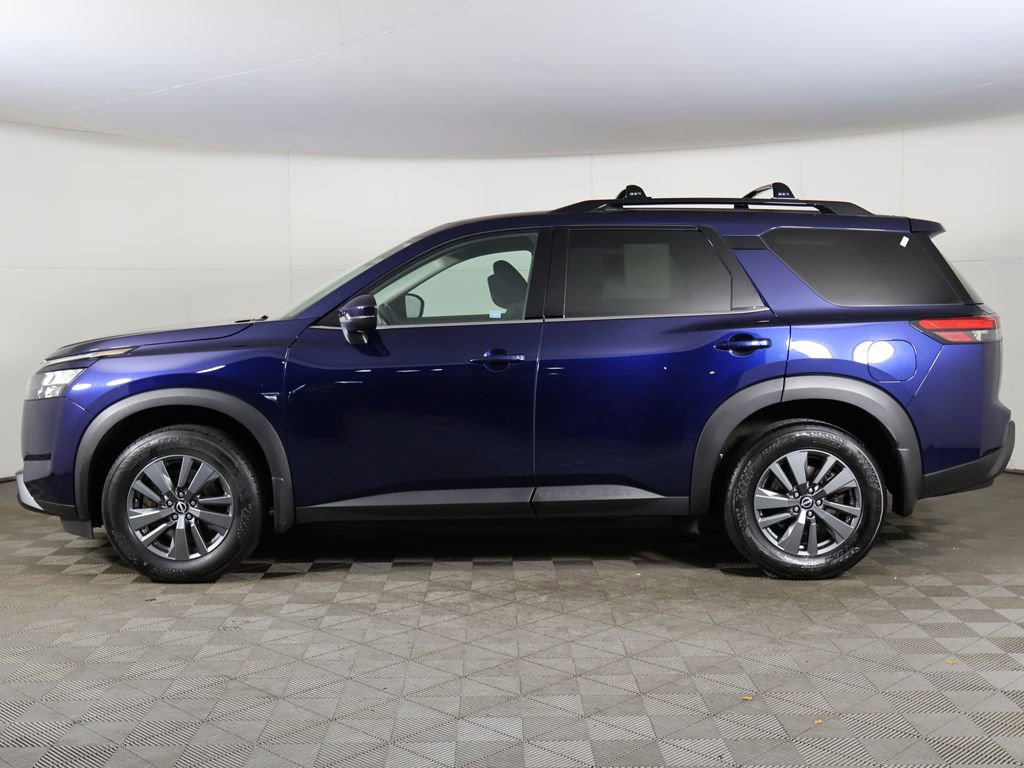 Used 2024 Nissan Pathfinder SV AWD/4WD image 17