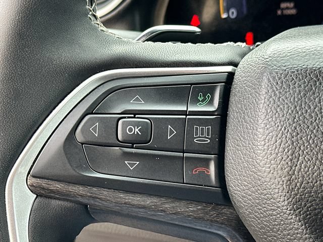 Used 2025 Jeep Grand Cherokee Limited AWD/4WD image 27