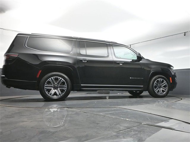 Used 2023 Jeep Wagoneer L Series II image 40