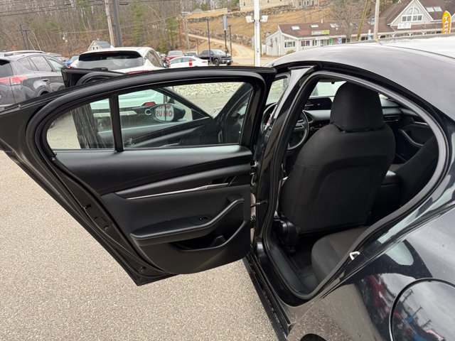 Used 2022 MAZDA MAZDA3 s image 24