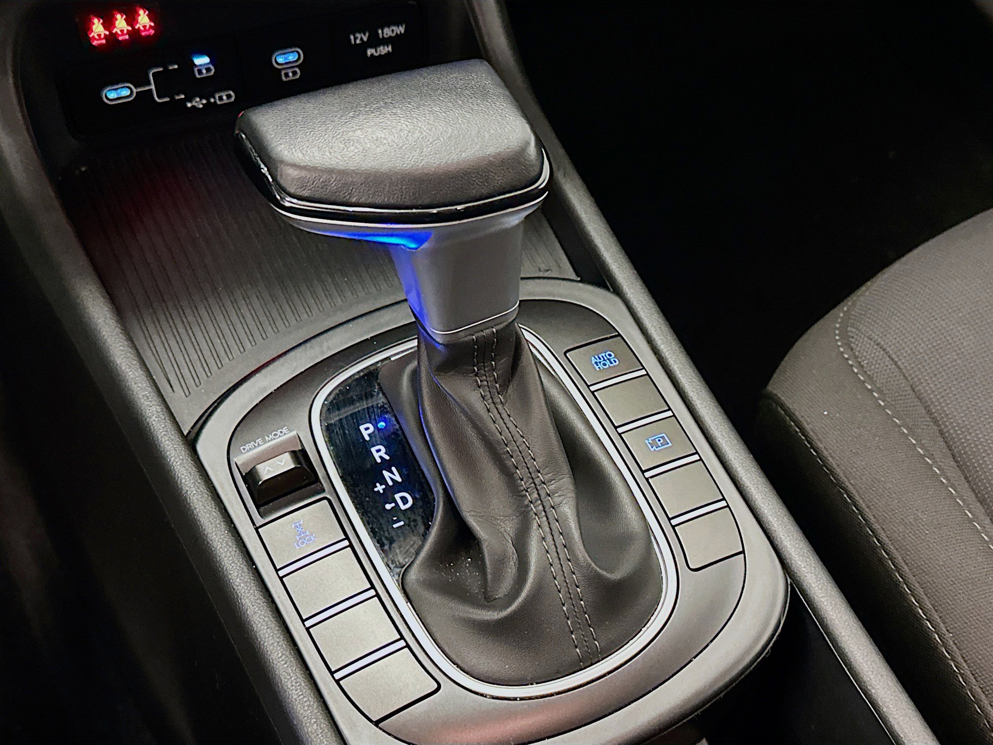 Used 2025 Hyundai Kona SEL image 24