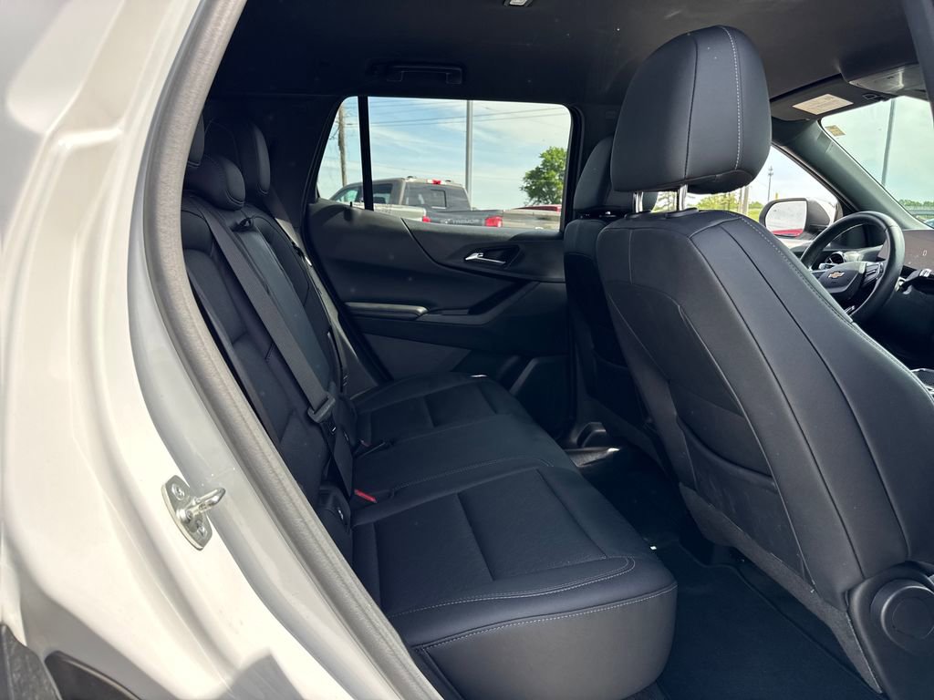 Used 2025 Chevrolet Equinox LT w/ Convenience Package II FWD image 12