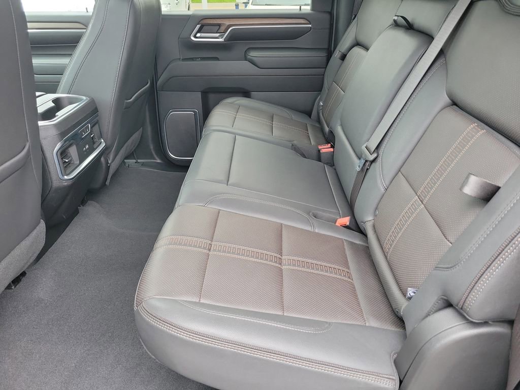 Certified 2024 Chevrolet Silverado 3500 High Country w/ High Country Premium Package AWD/4WD image 16