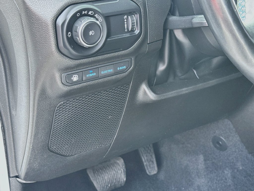 Certified 2023 Jeep Wrangler Unlimited Rubicon 4xe w/ Cold Weather Group AWD/4WD image 11