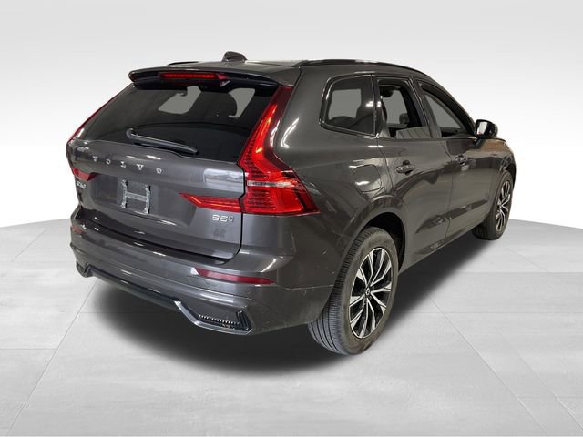 Used 2025 Volvo XC60 B5 Plus AWD/4WD image 6