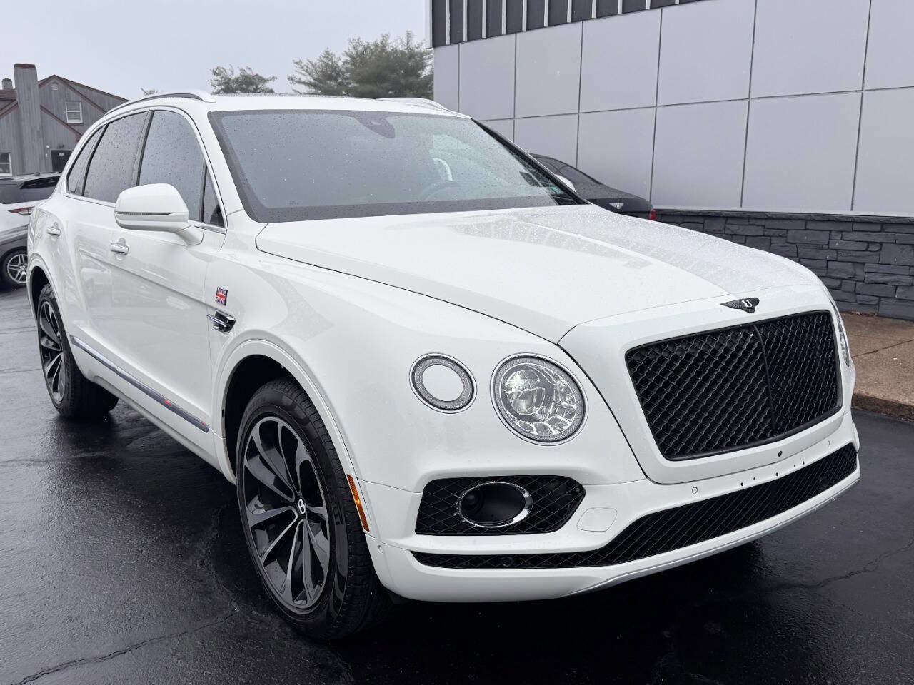 Used 2018 Bentley Bentayga Activity image 10