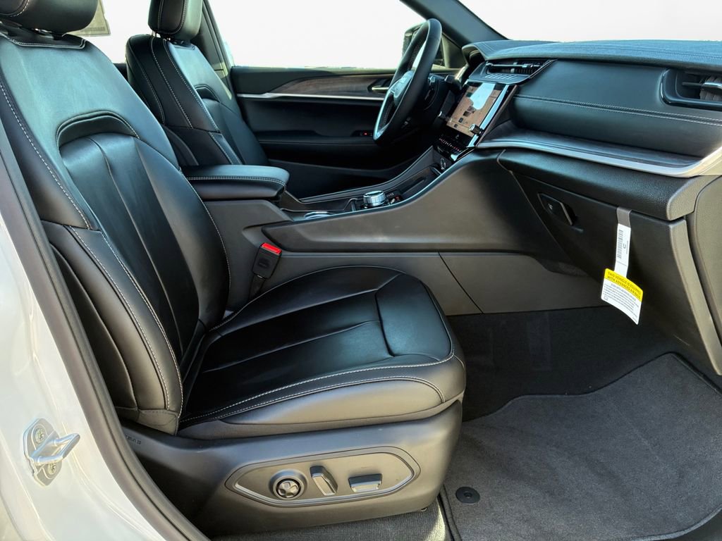 New 2026 Jeep Grand Cherokee L Limited image 24