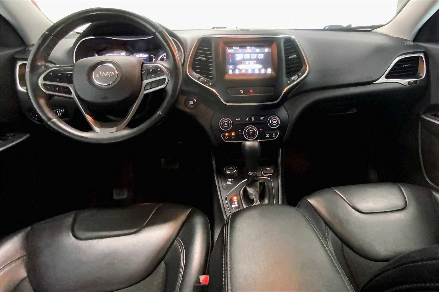 Used 2019 Jeep Cherokee Latitude Plus w/ Cold Weather Group image 9