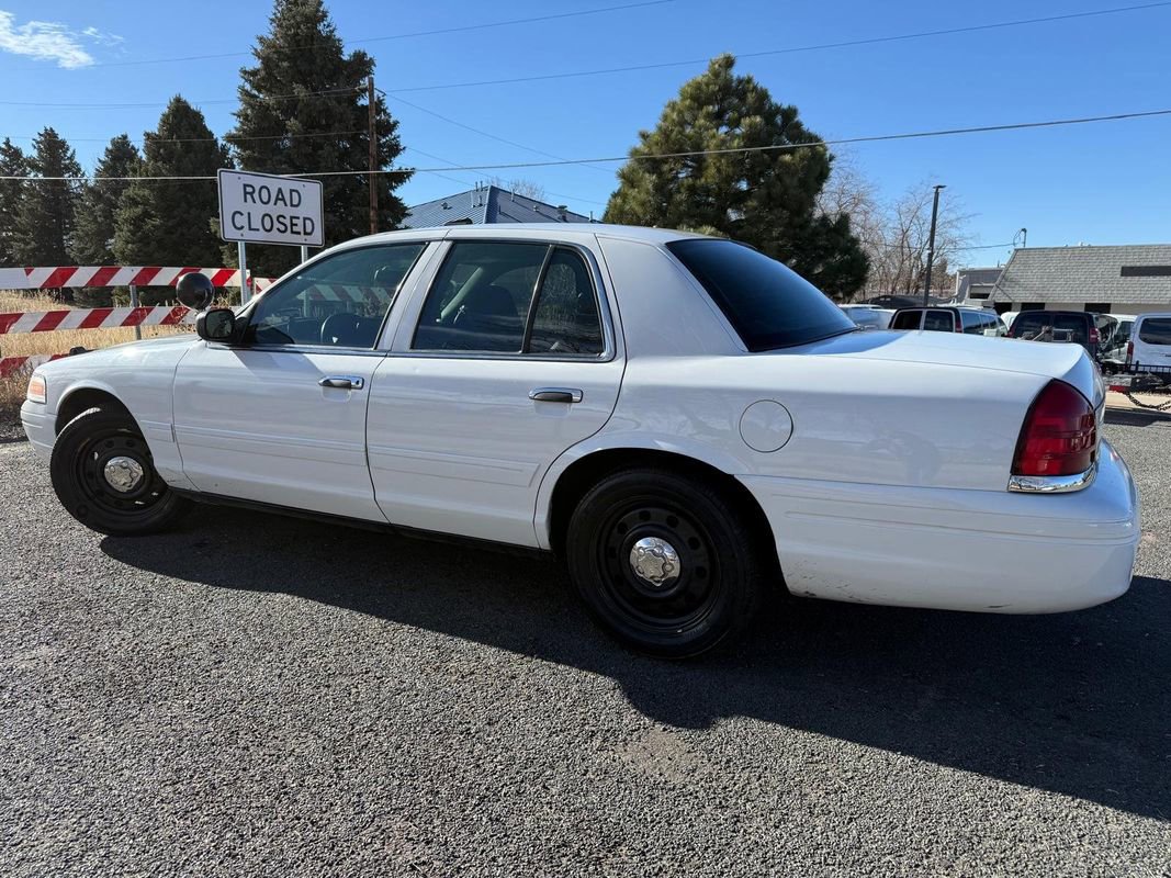 Used 2008 Ford Crown Victoria Police Interceptor image 2