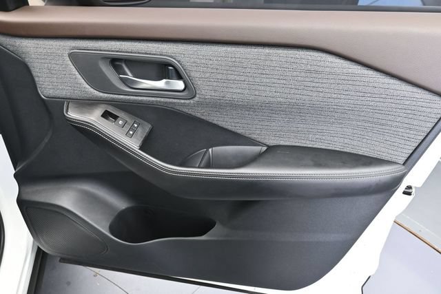 Used 2023 Nissan Rogue SV FWD image 32