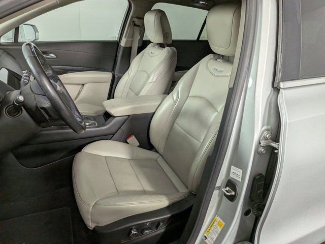 Used 2020 Cadillac XT4 Premium Luxury w/ Enhanced Visibility Package image 16