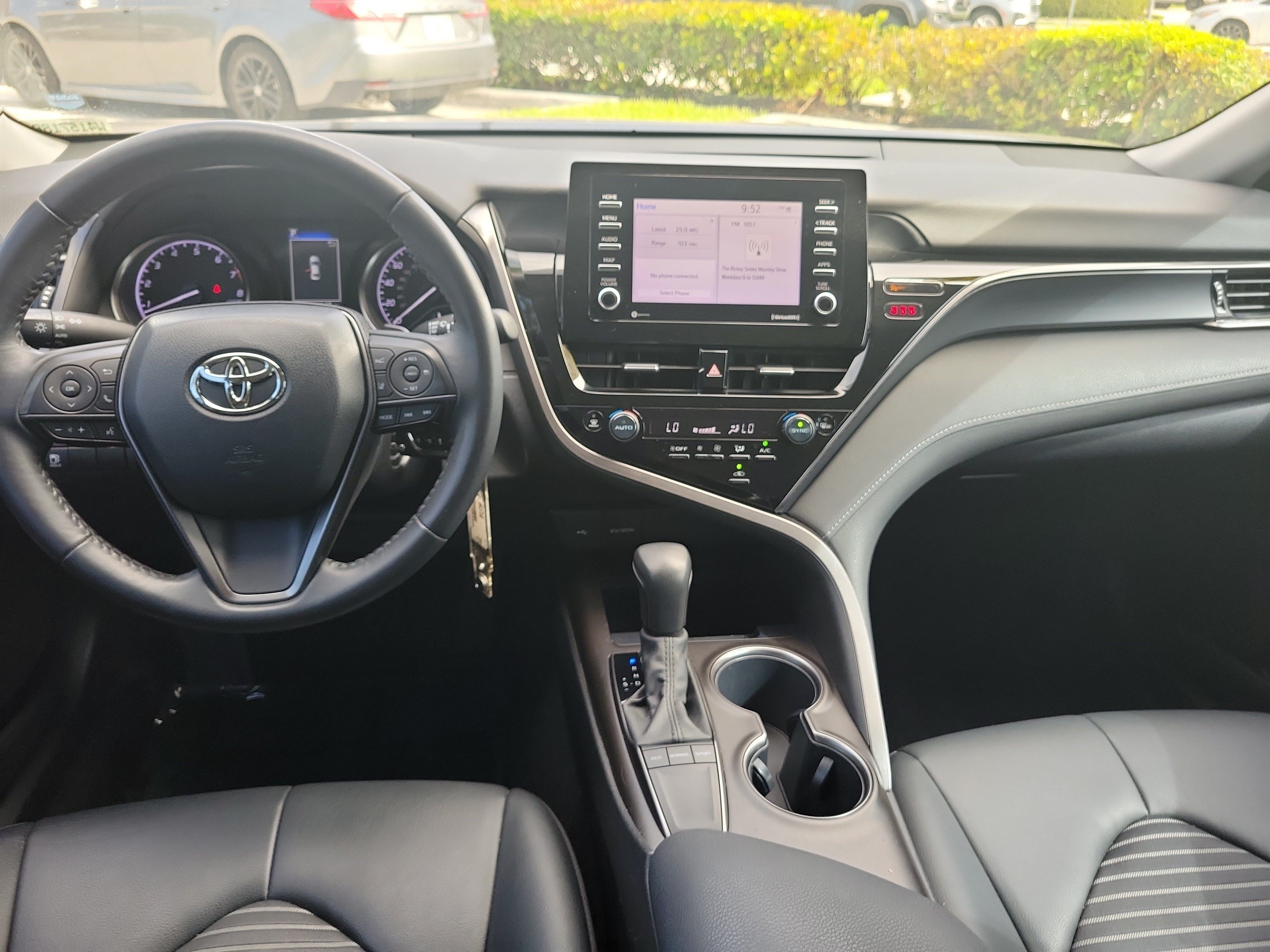 Used 2022 Toyota Camry SE FWD image 16