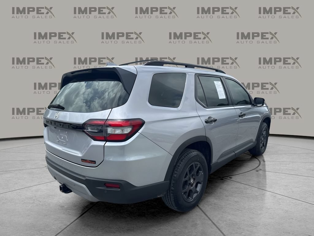 Used 2025 Honda Pilot TrailSport image 5