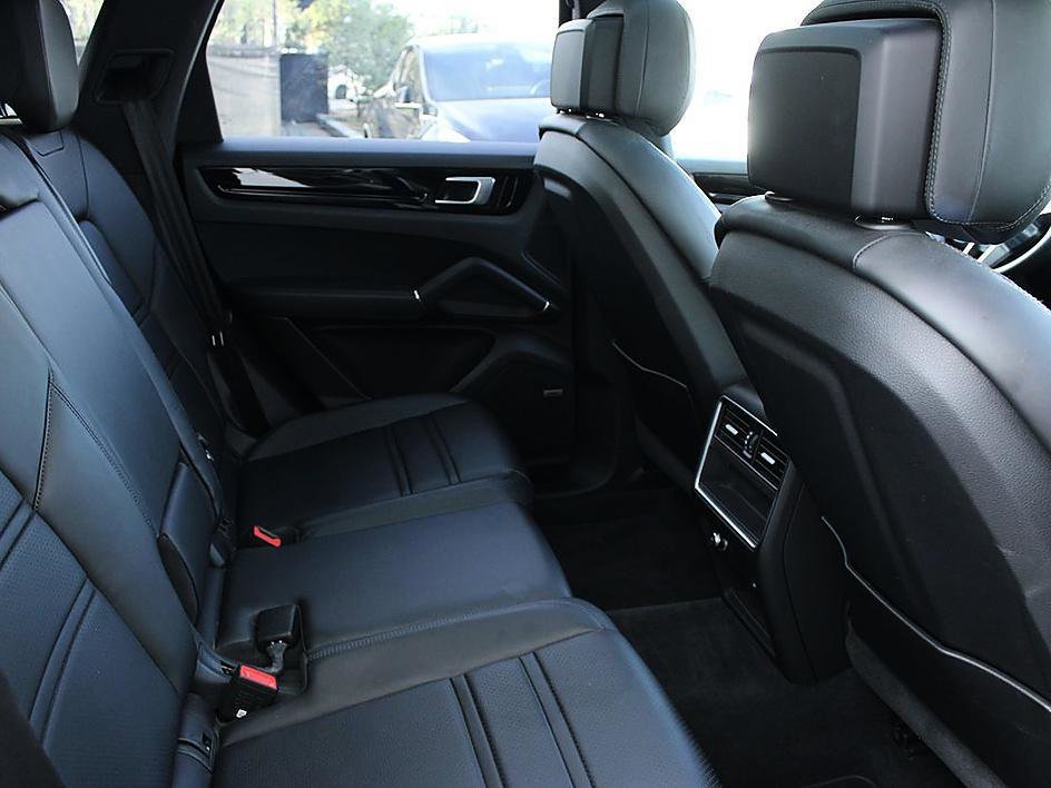 Used 2019 Porsche Cayenne AWD/4WD image 24