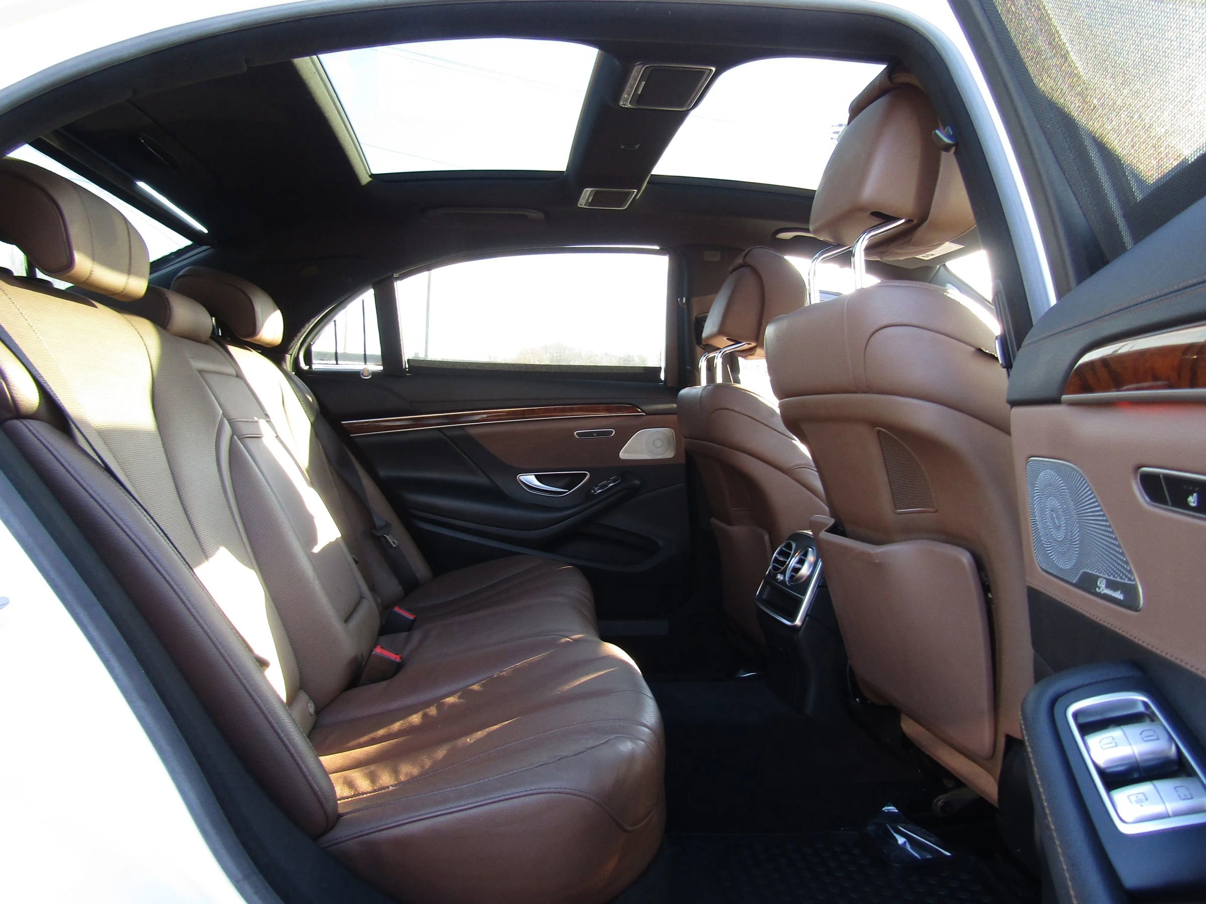 Used 2014 Mercedes-Benz S 550 Sedan w/ Sport Package w/ Sport Package image 16