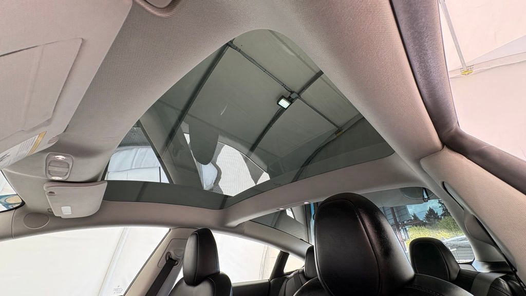 Used 2023 Tesla Model 3 Standard Range image 36