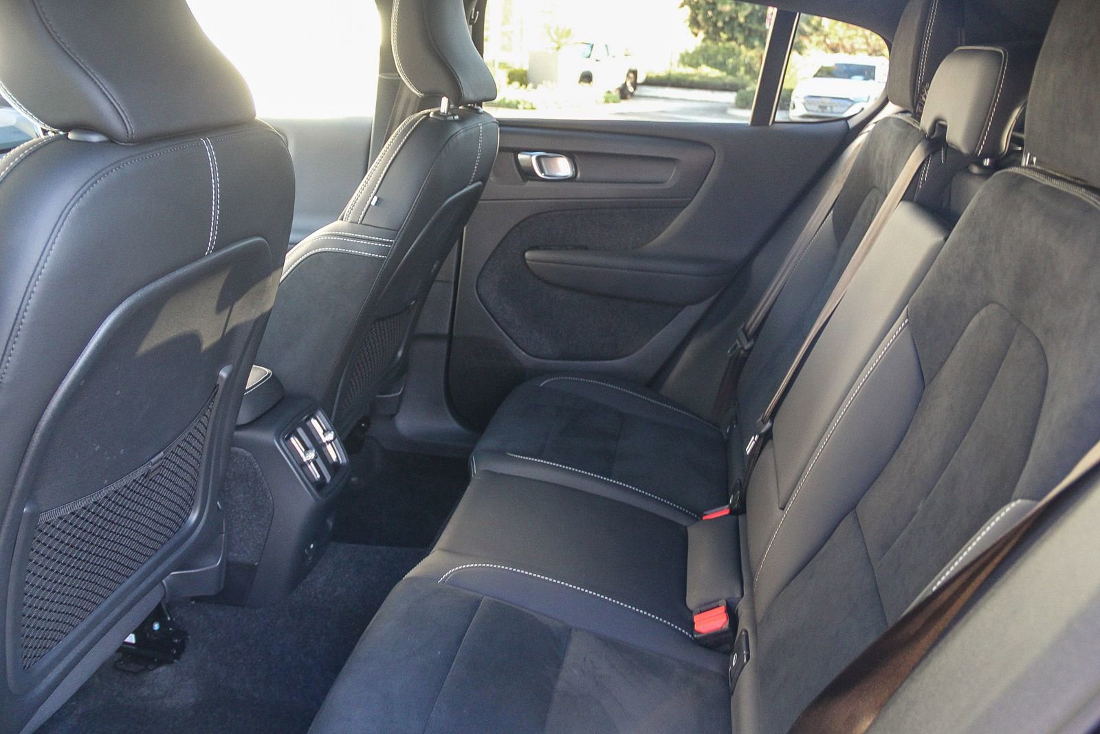 Used 2023 Volvo C40 P8 Recharge Plus w/ Protection Package Premier image 19