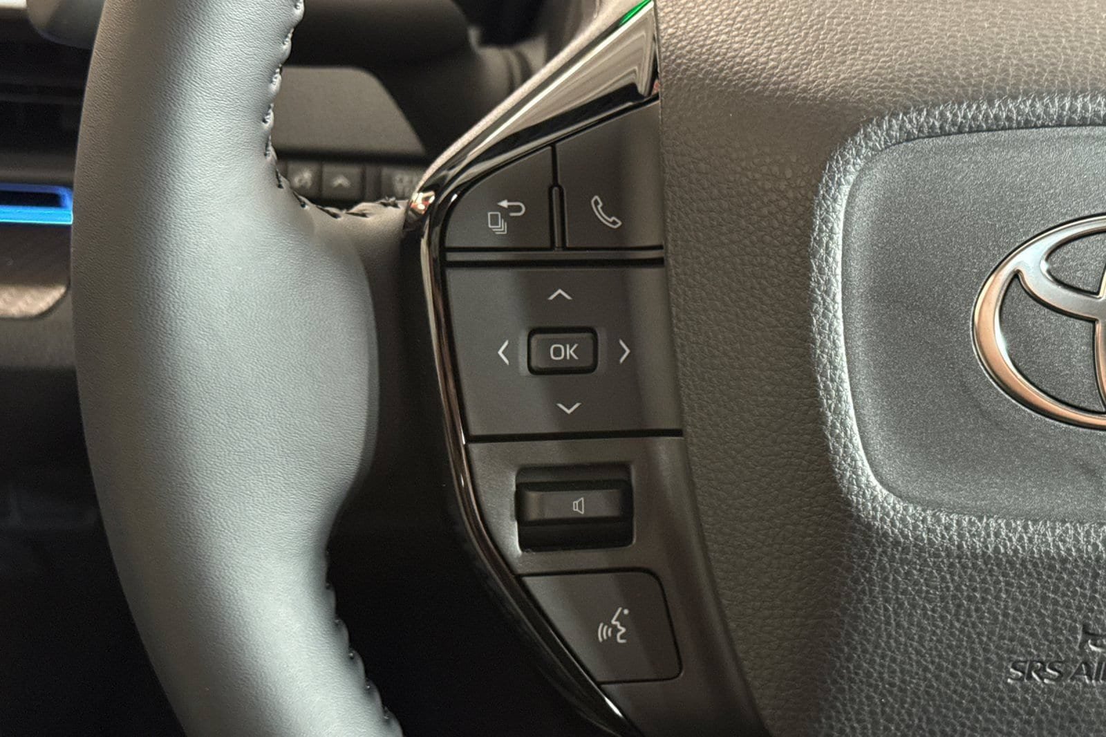 New 2026 Toyota Prius Limited FWD image 30