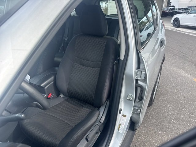 Used 2019 Nissan Rogue S image 10