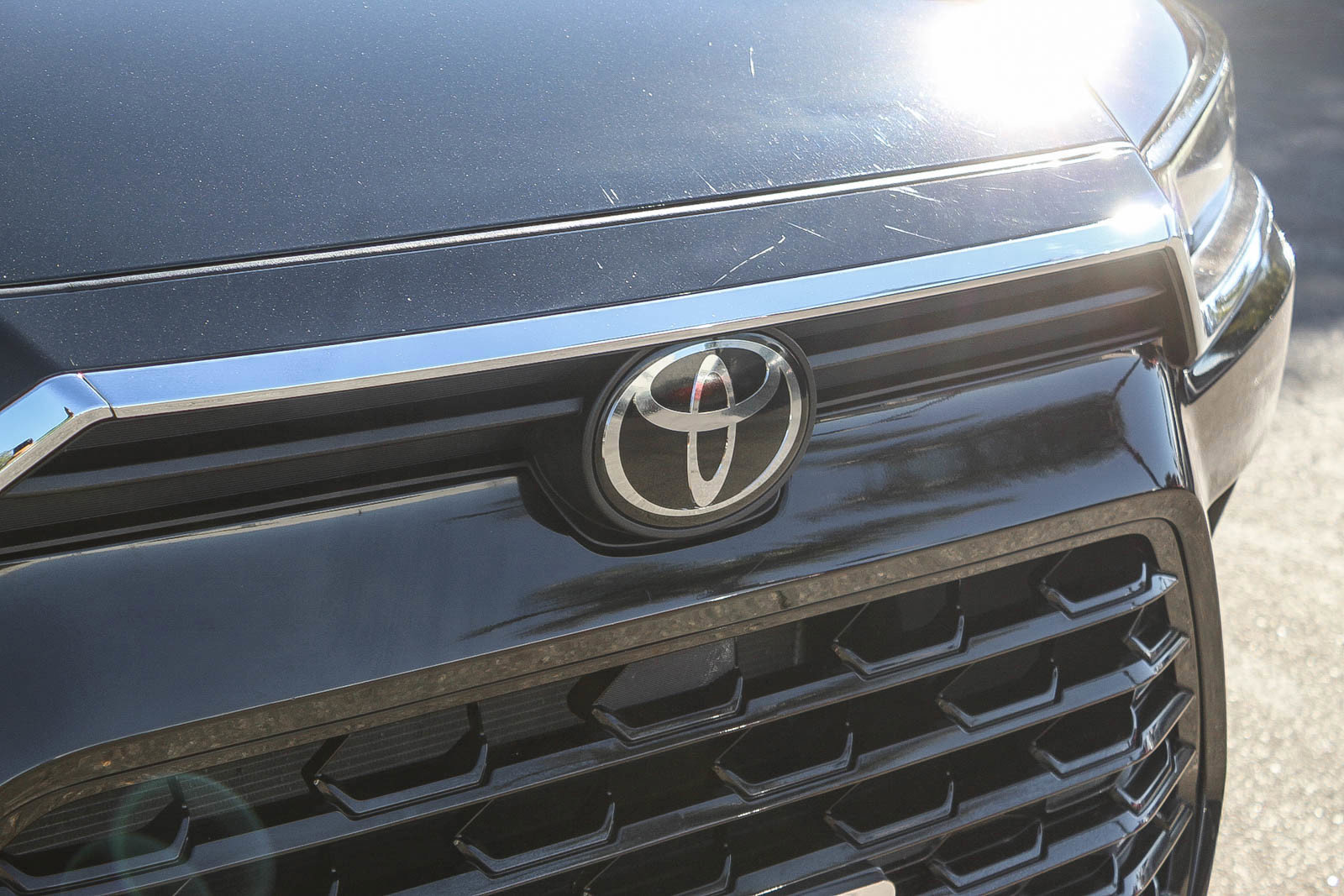 Used 2024 Toyota Grand Highlander Limited image 9