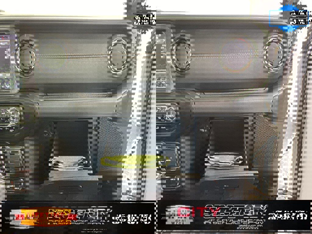 Used 2022 Jeep Wrangler Unlimited Sahara image 34