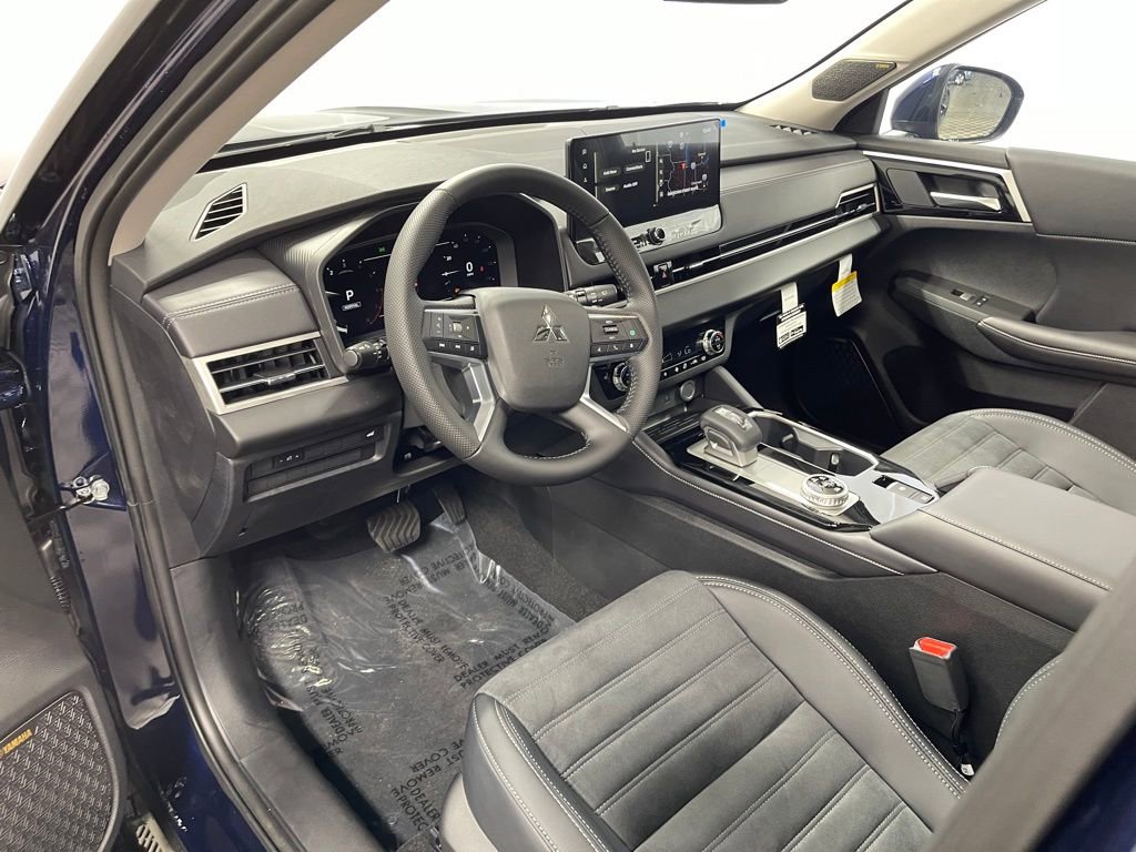 New 2025 Mitsubishi Outlander SE image 19