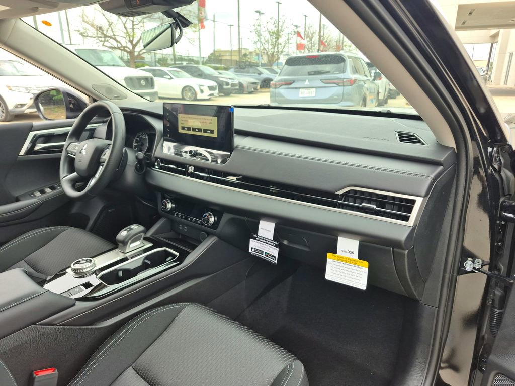 New 2026 Mitsubishi Outlander ES image 22