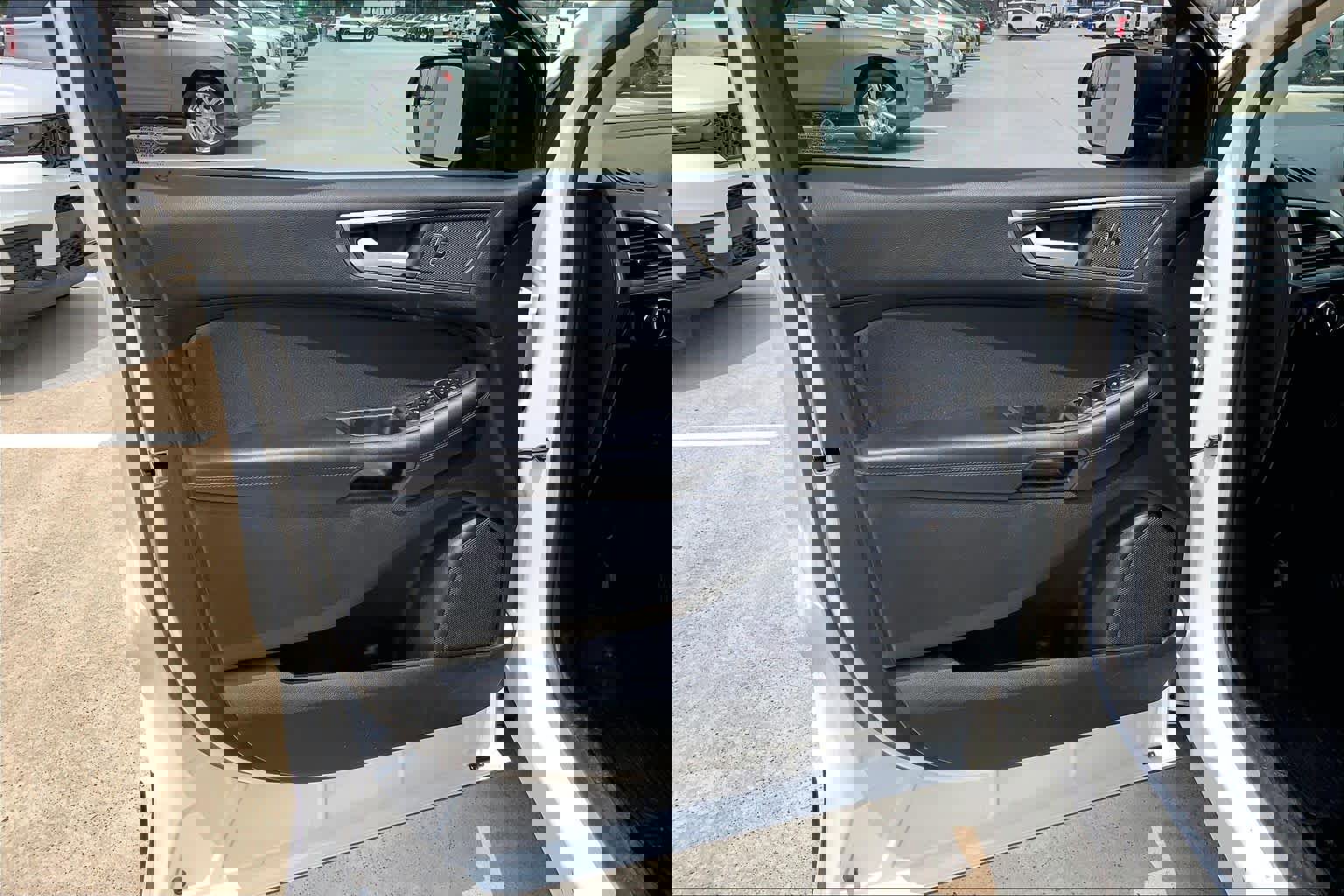 Used 2018 Ford Edge SE FWD image 21