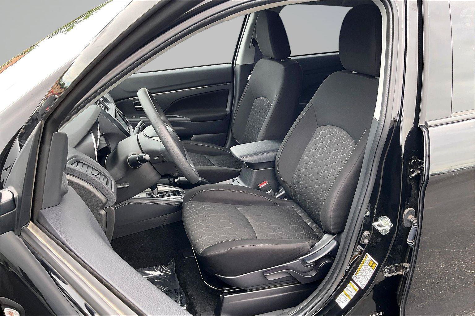 Used 2025 Mitsubishi Outlander Sport AWD image 24