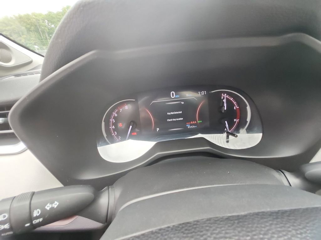 Used 2021 Toyota RAV4 Limited image 16