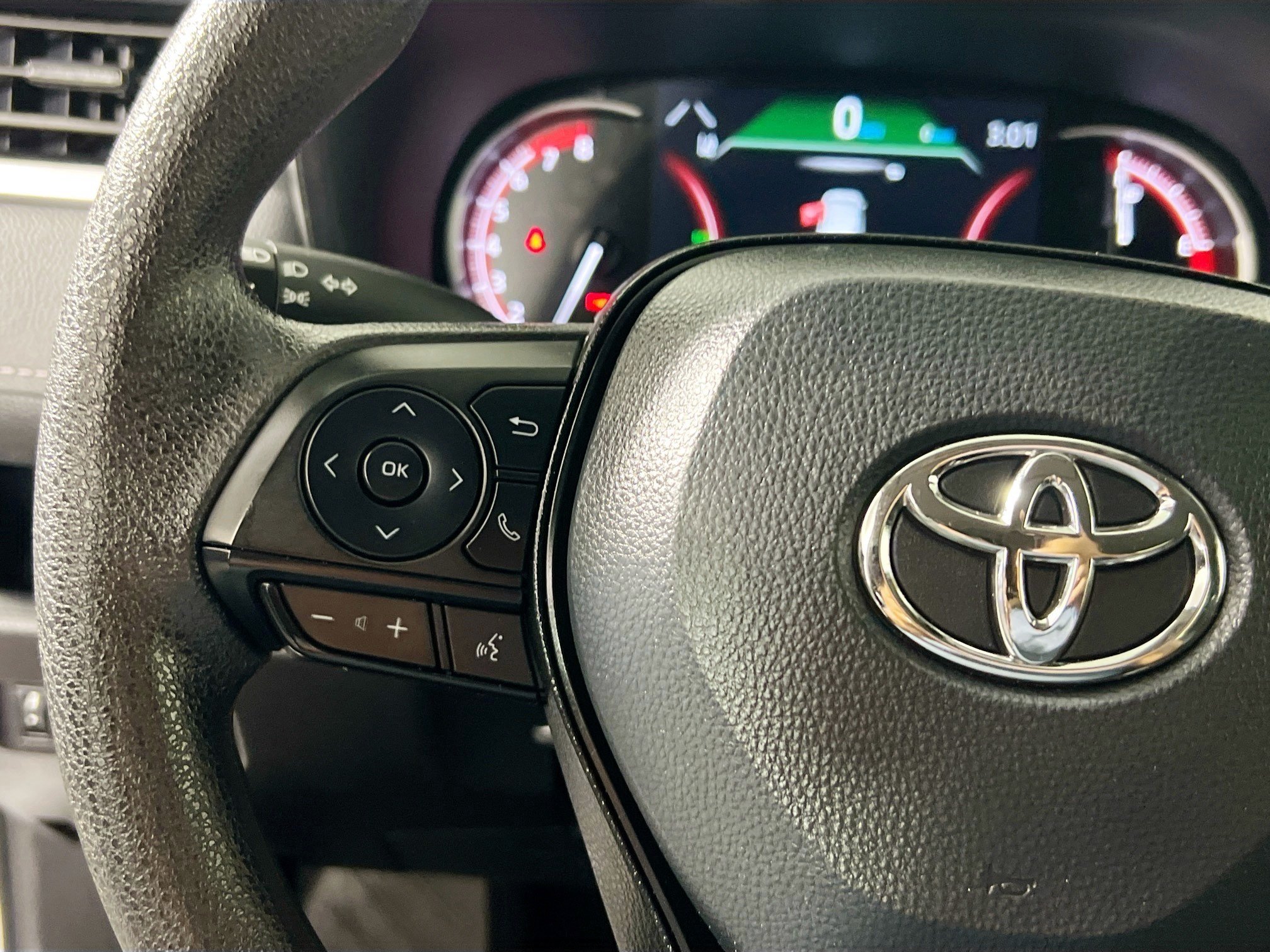 Used 2025 Toyota RAV4 LE FWD image 16