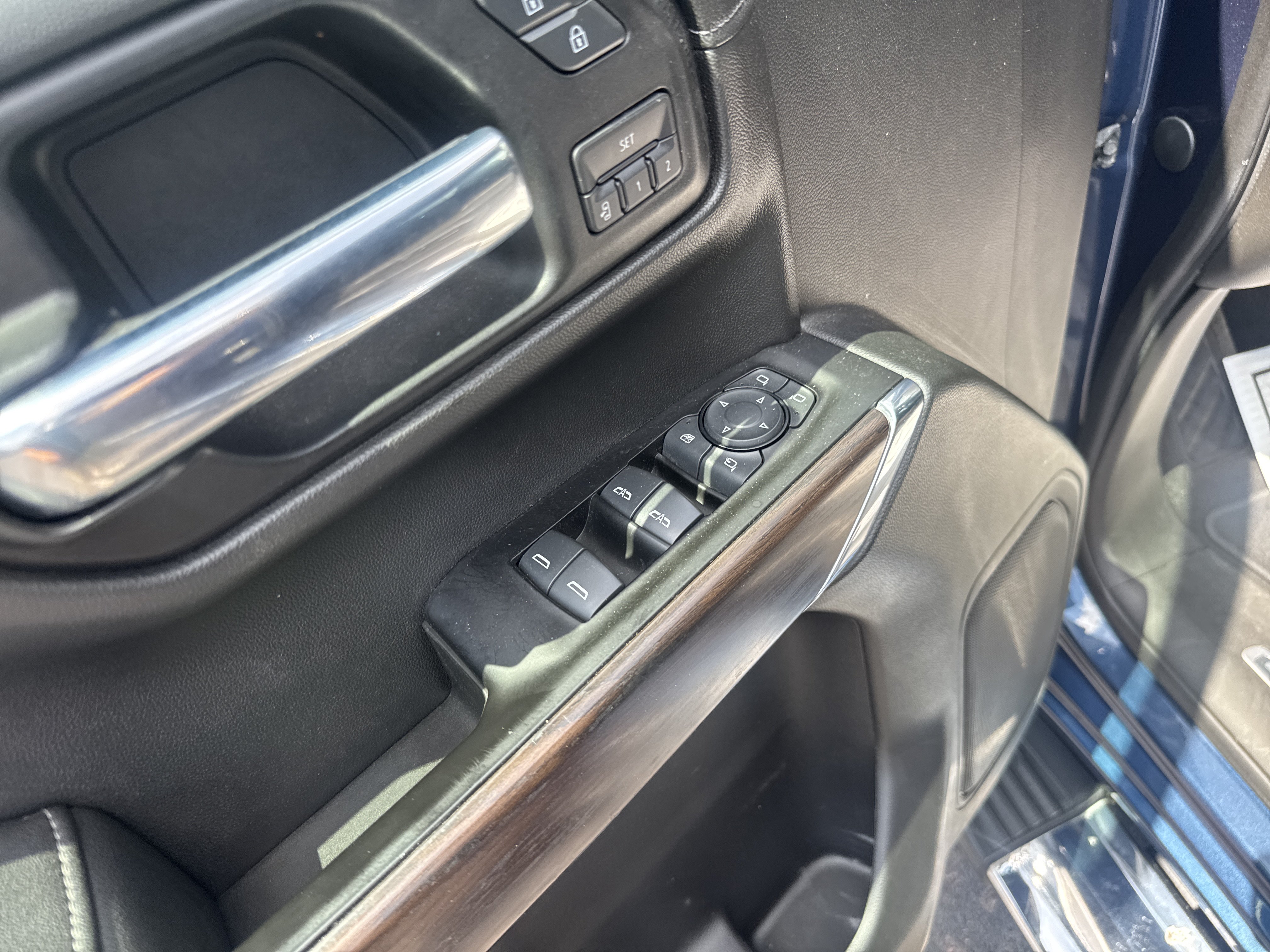Used 2019 GMC Sierra 1500 SLT w/ SLT Premium Package AWD/4WD image 16