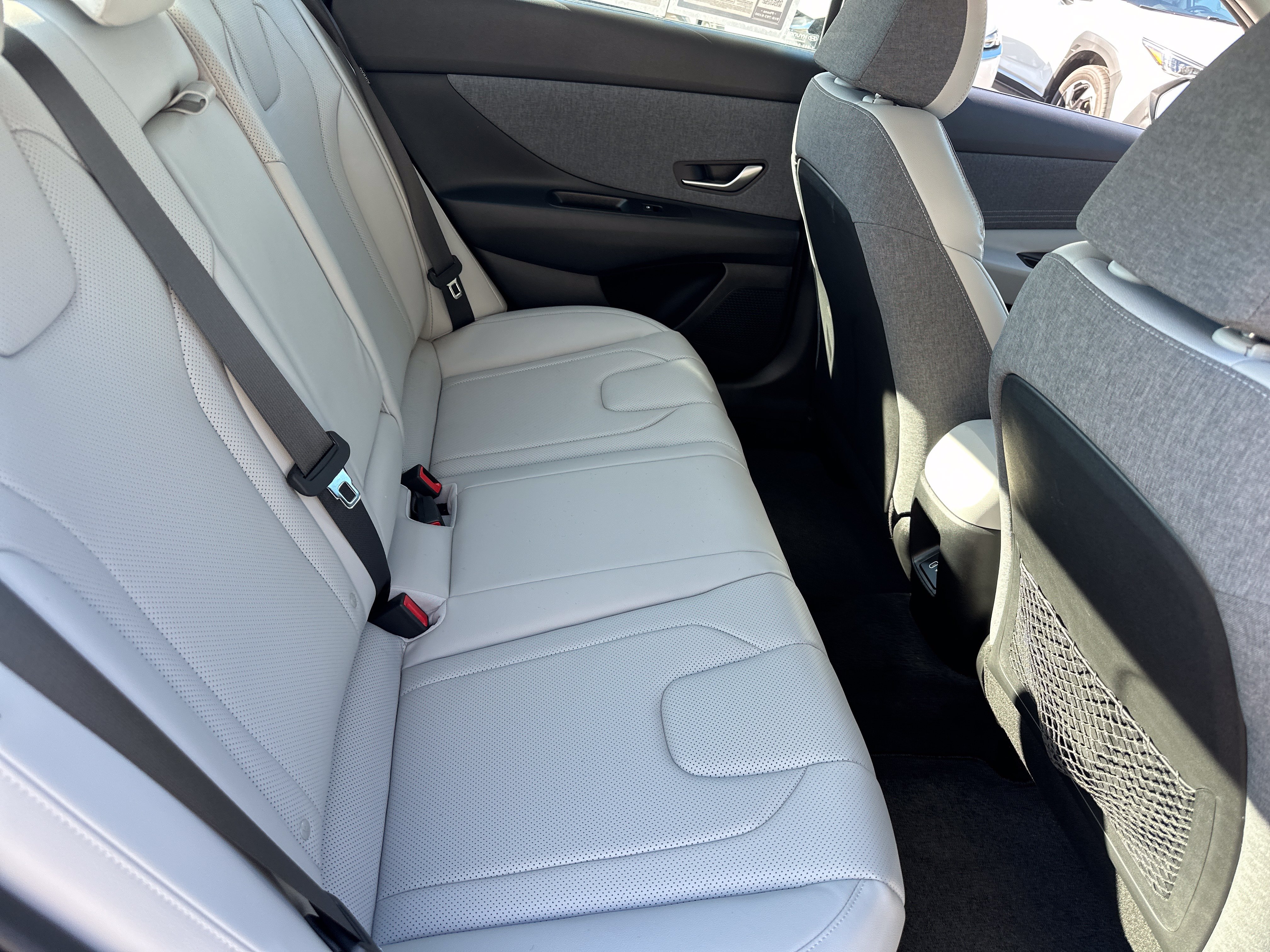Used 2025 Hyundai Elantra Limited w/ Cargo Package FWD image 14