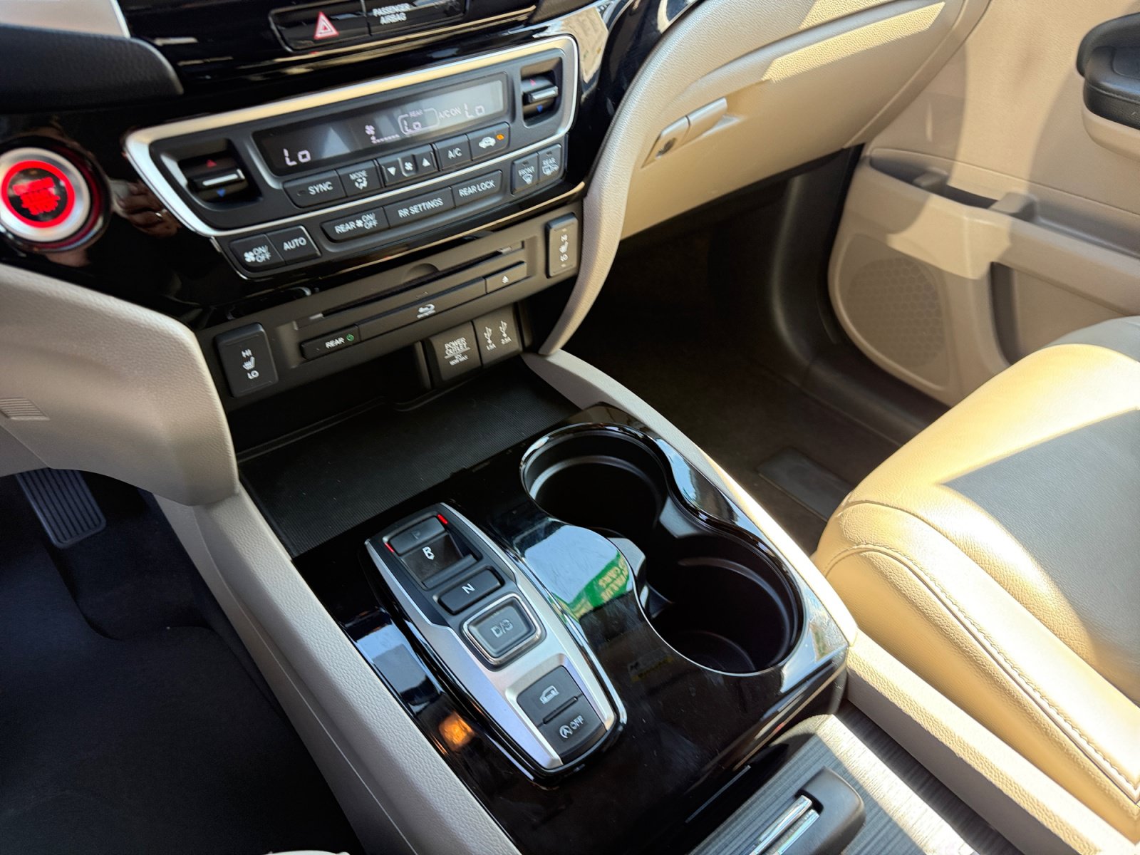 Used 2016 Honda Pilot Touring image 13