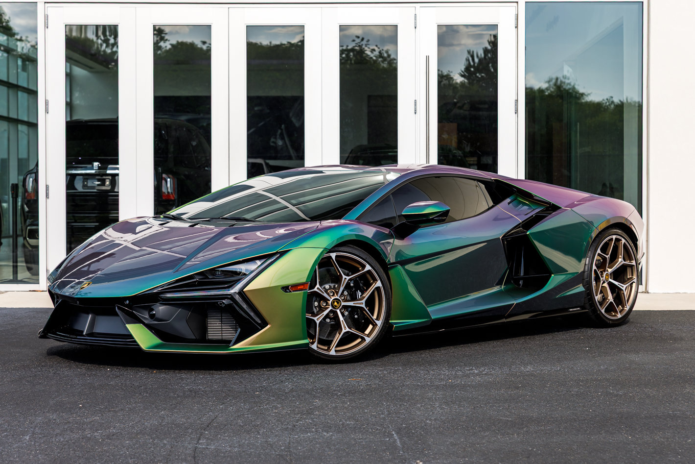 Used 2024 Lamborghini Revuelto AWD/4WD image 1