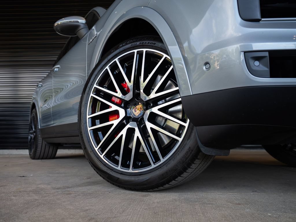 New 2026 Porsche Cayenne S AWD/4WD image 12