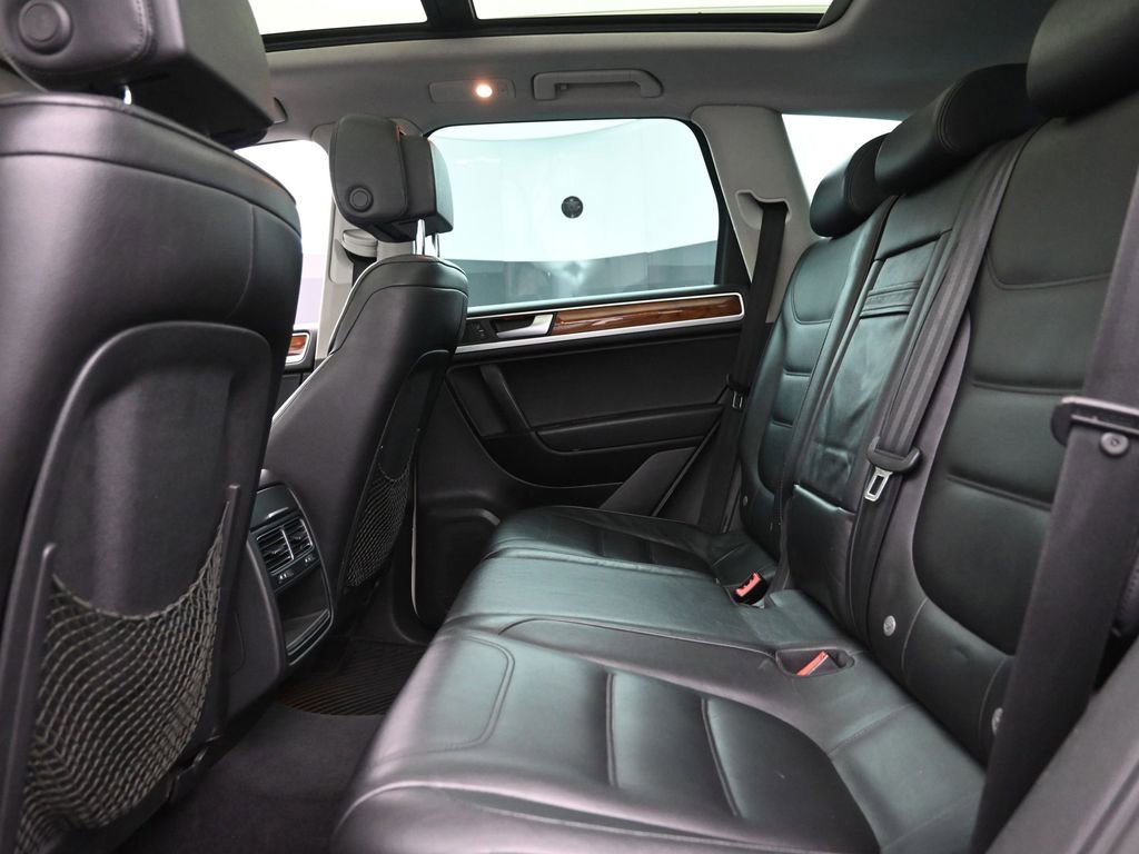 Used 2011 Volkswagen Touareg VR6 AWD/4WD image 11