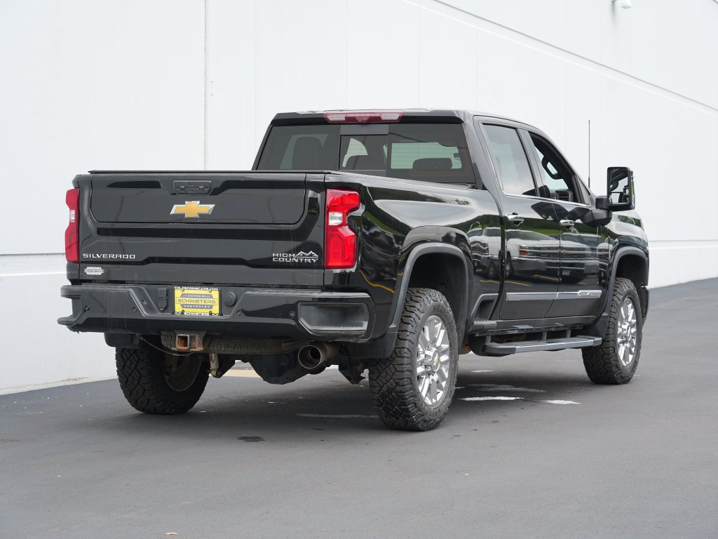 Used 2024 Chevrolet Silverado 3500 High Country w/ High Country Premium Package AWD/4WD image 4