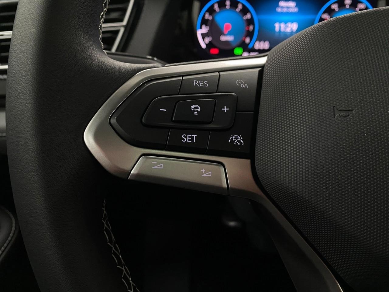New 2026 Volkswagen Atlas Cross Sport SEL image 17