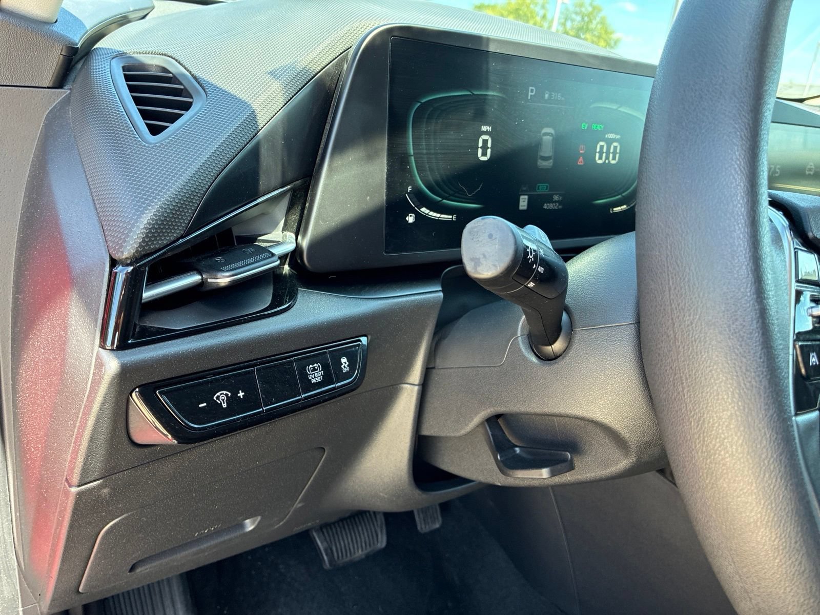 Used 2024 Kia Niro LX FWD image 18