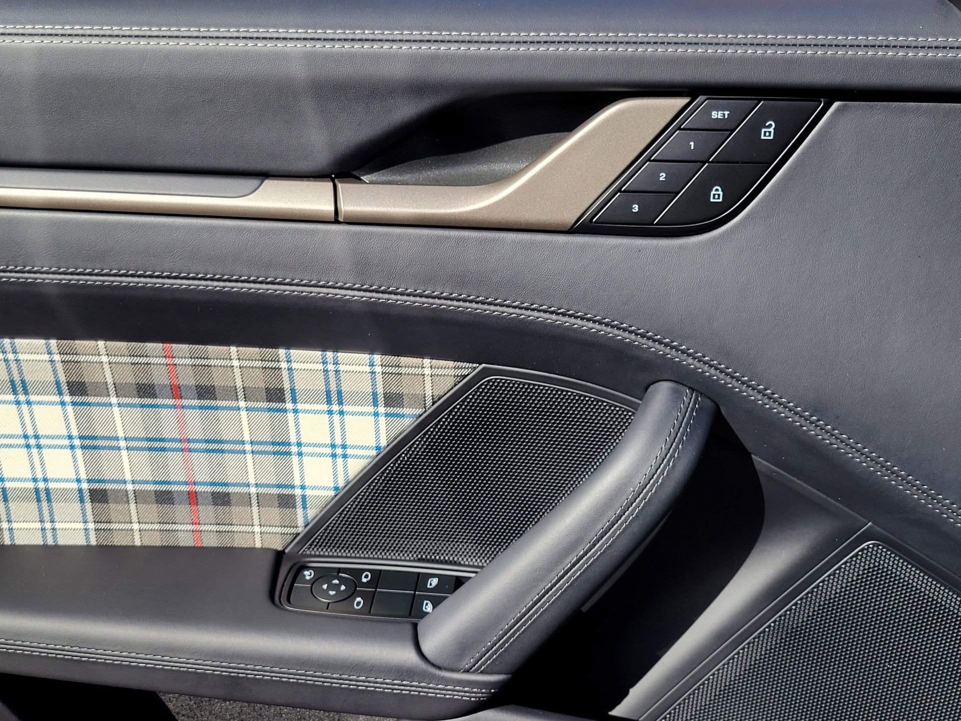 Used 2025 Porsche 911 Turbo S image 25