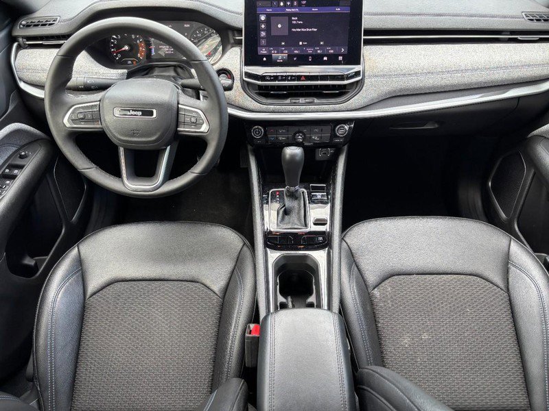 Used 2024 Jeep Compass Latitude image 11