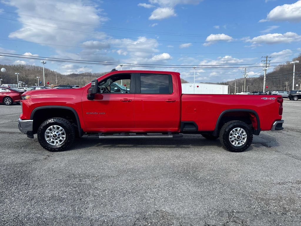 Used 2025 Chevrolet Silverado 2500 LT w/ Safety Package AWD/4WD image 2