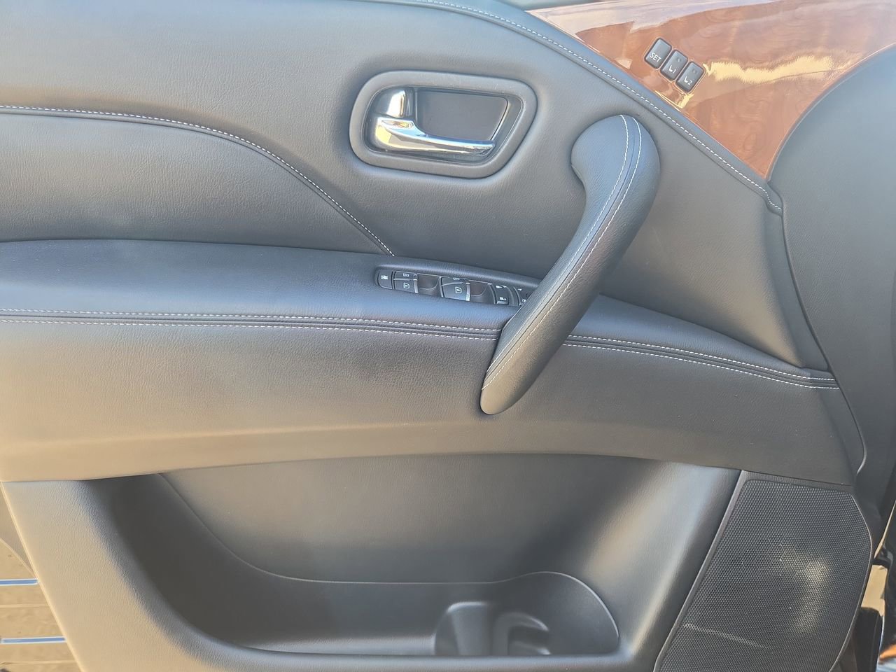 Used 2019 INFINITI QX80 Luxe image 15